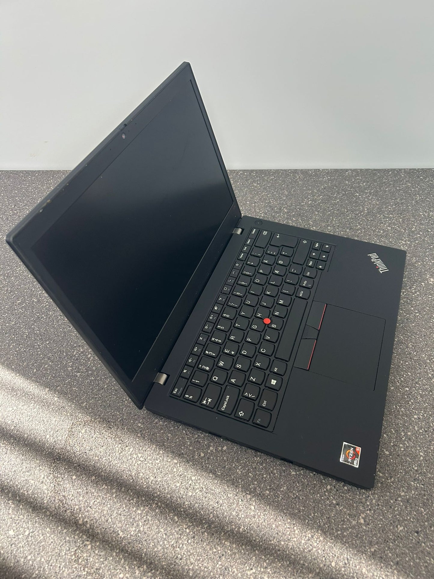 Lenovo Thinkpad L14 14'' AMD Ryzen 5 PRO 4650U 8GB 256G  with Radeon Graphics 2.1 GHz