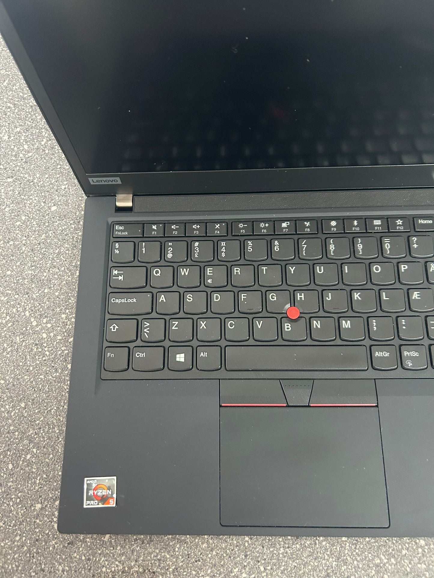 Lenovo Thinkpad T495 14''  AMD Ryzen 5 PRO 3500U 8GB 256G  w/ Radeon Vega Mobile Gfx 2.1 GHz