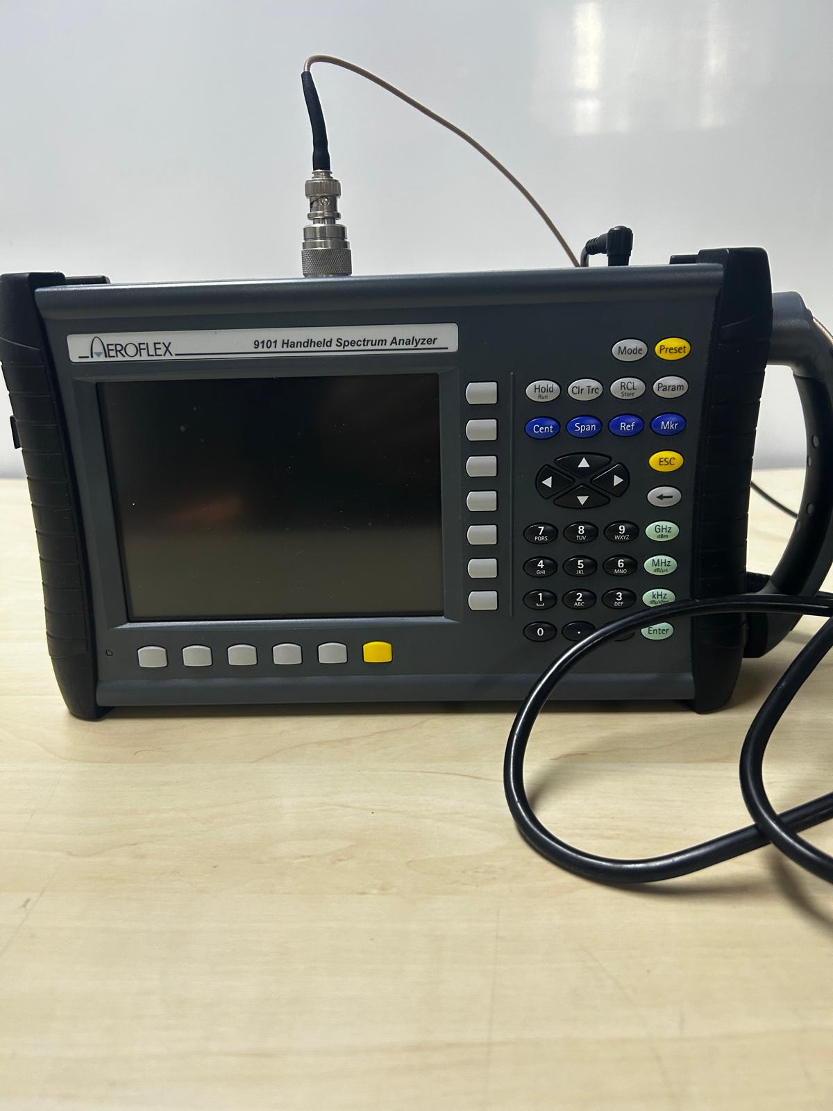Aeroflex 9101 handheld spectrum analyzer