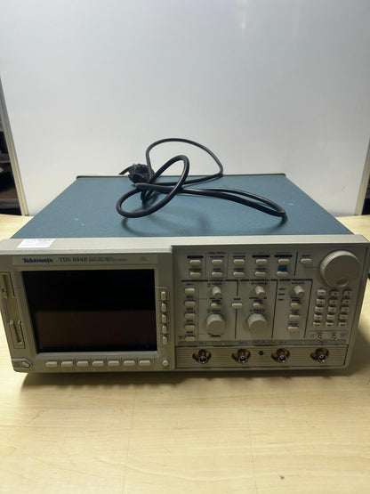Tektronix Tek TDS 684B Farb Digitales Oszilloskop 4 Kanäle 1 GHz 5 GS/s +P6205