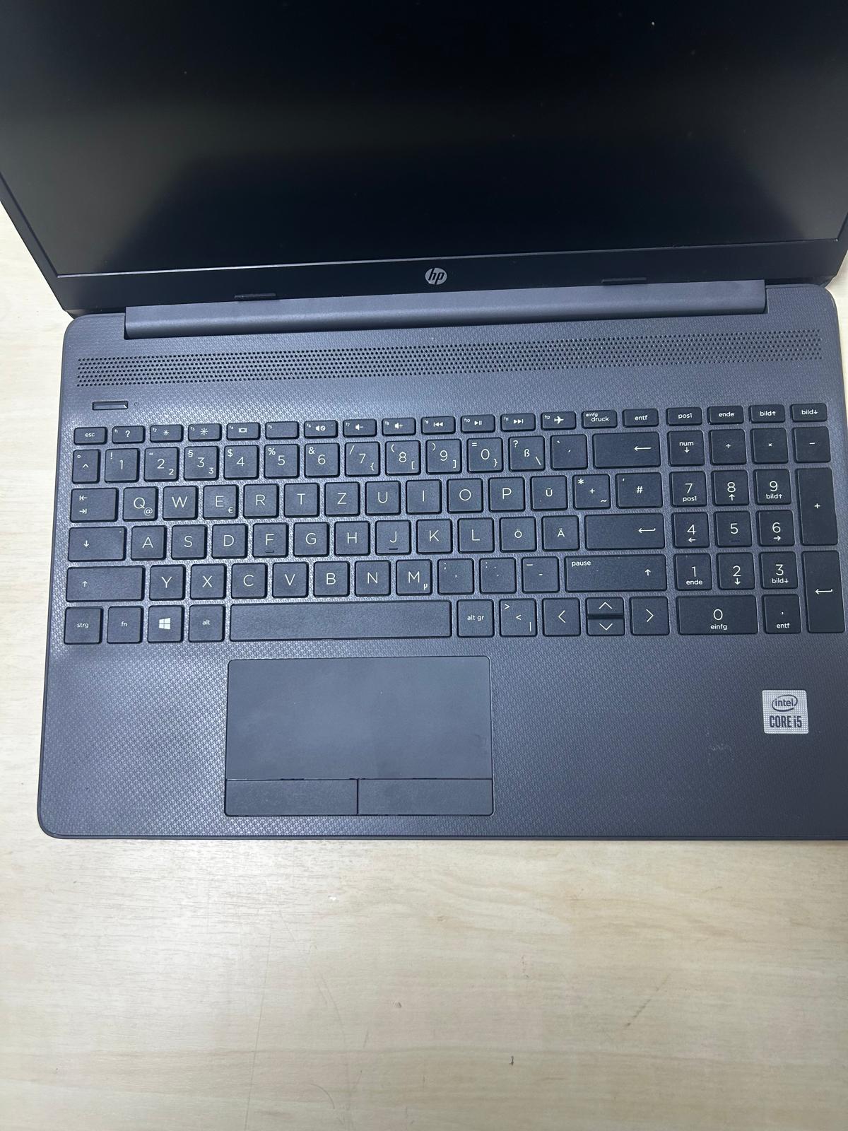 HP 250 G8 15,6" (39,6 cm) 1920 x 1080 Pixel Intel Core i5-10xxx 8 GB RAM 512 GB SSD
