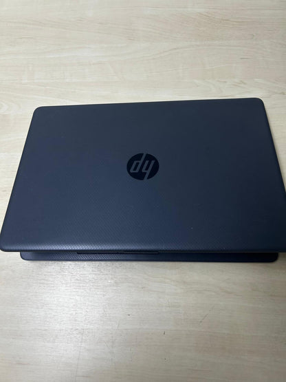 HP 250 G8 15,6" (39,6 cm) 1920 x 1080 Pixel Intel Core i5-10xxx 8 GB RAM 512 GB SSD