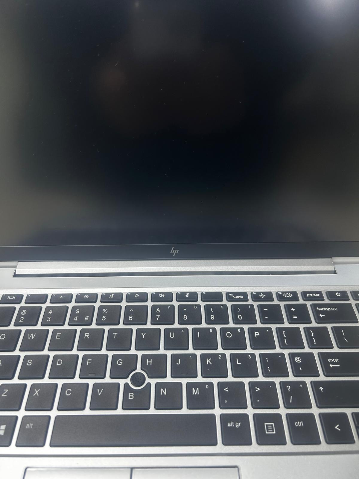 HP Notebook i5 11th gen 15.6'' 8 GB RAM 256 GB Windows 11 Pro Silber