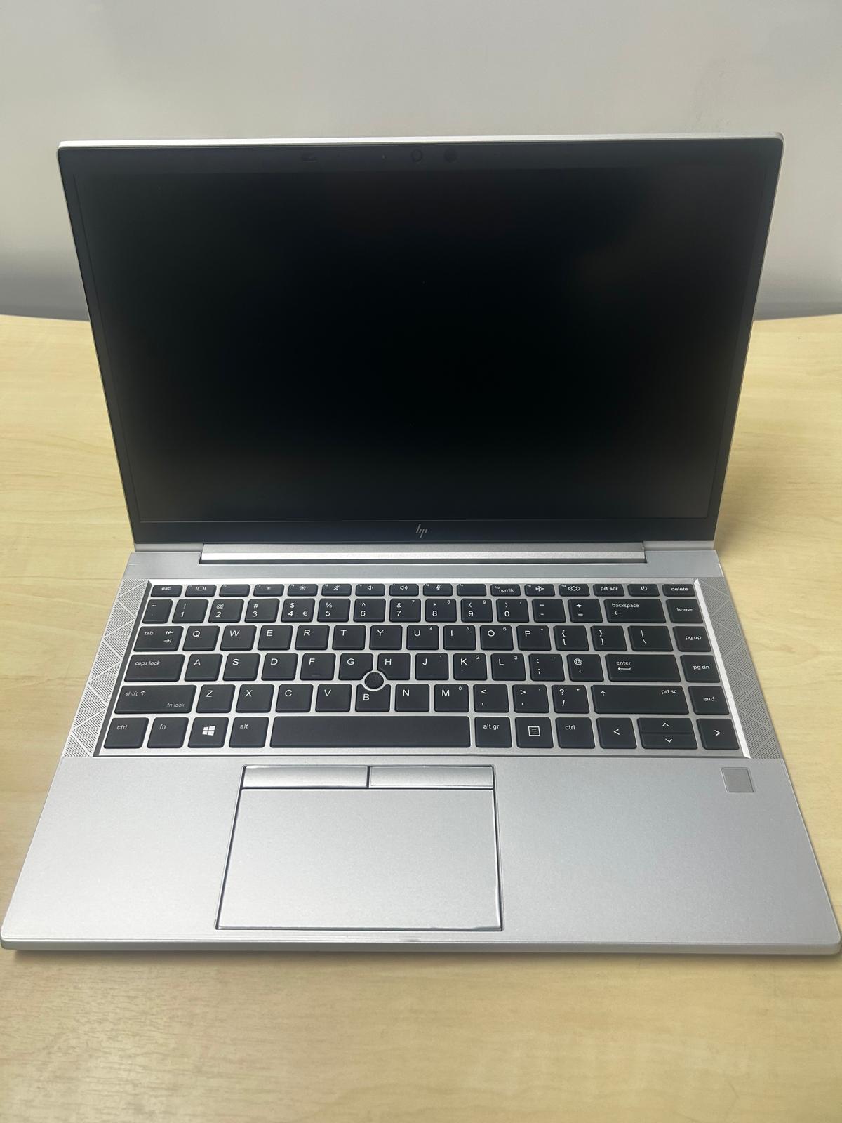 HP Notebook i5 11th gen 15.6'' 8 GB RAM 256 GB Windows 11 Pro Silber