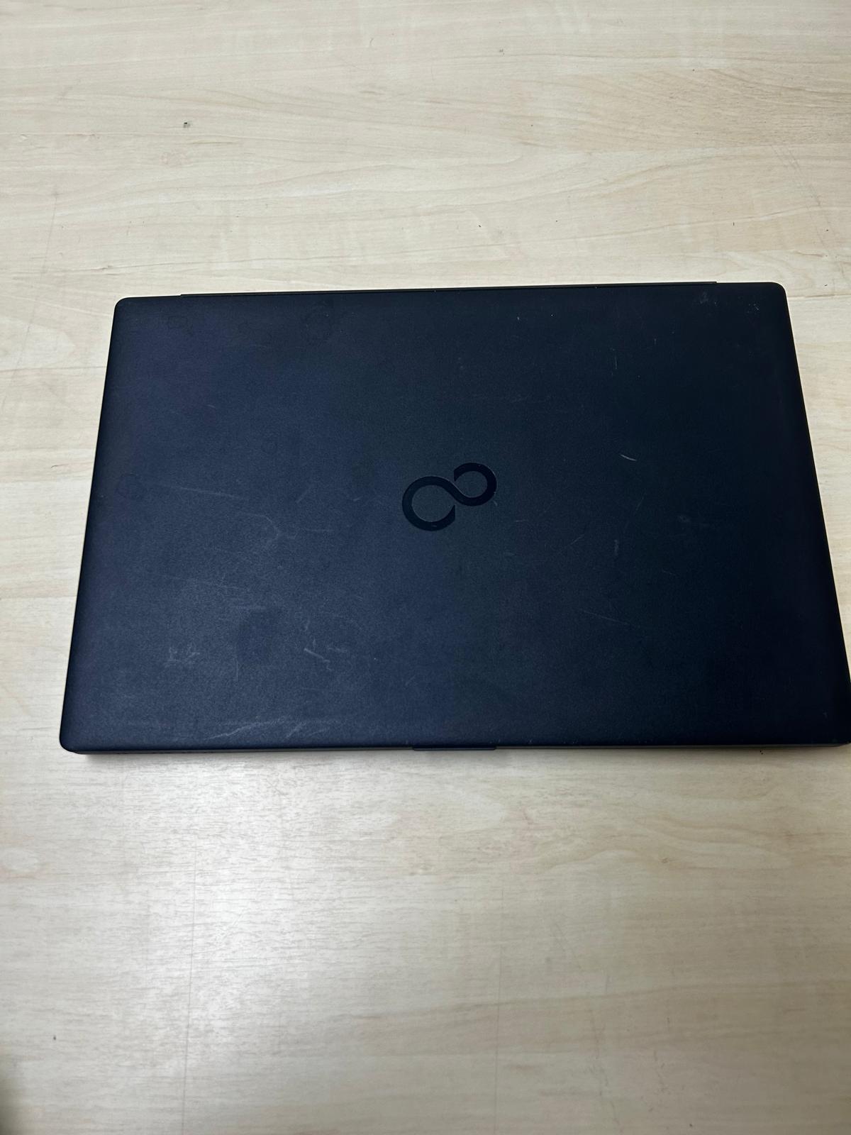 Fujitsu Lifebook A3510 Intel Core i5 10th Gen.8 GB RAM  Notebook 15.6''