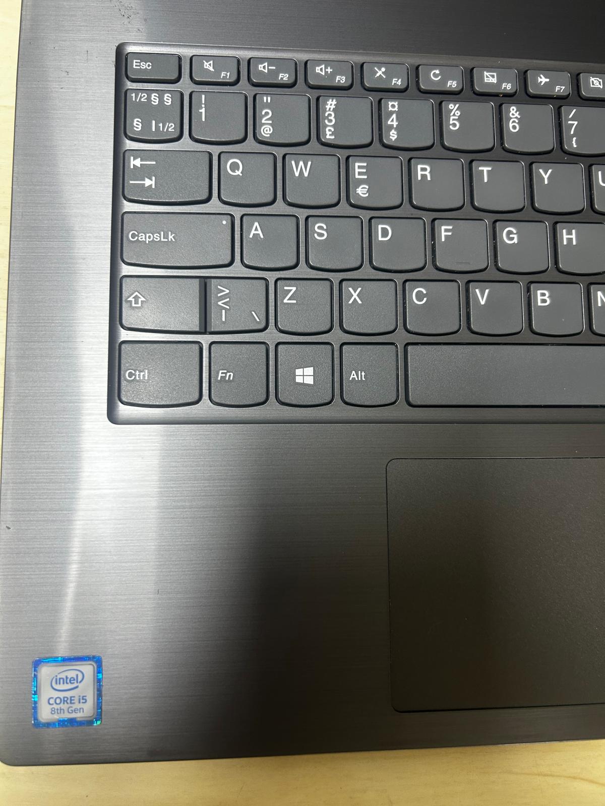 LENOVO V330 81B0 Intel Core i5-8250U CPU 12 GB RAM 256 GB 14'' Notebook