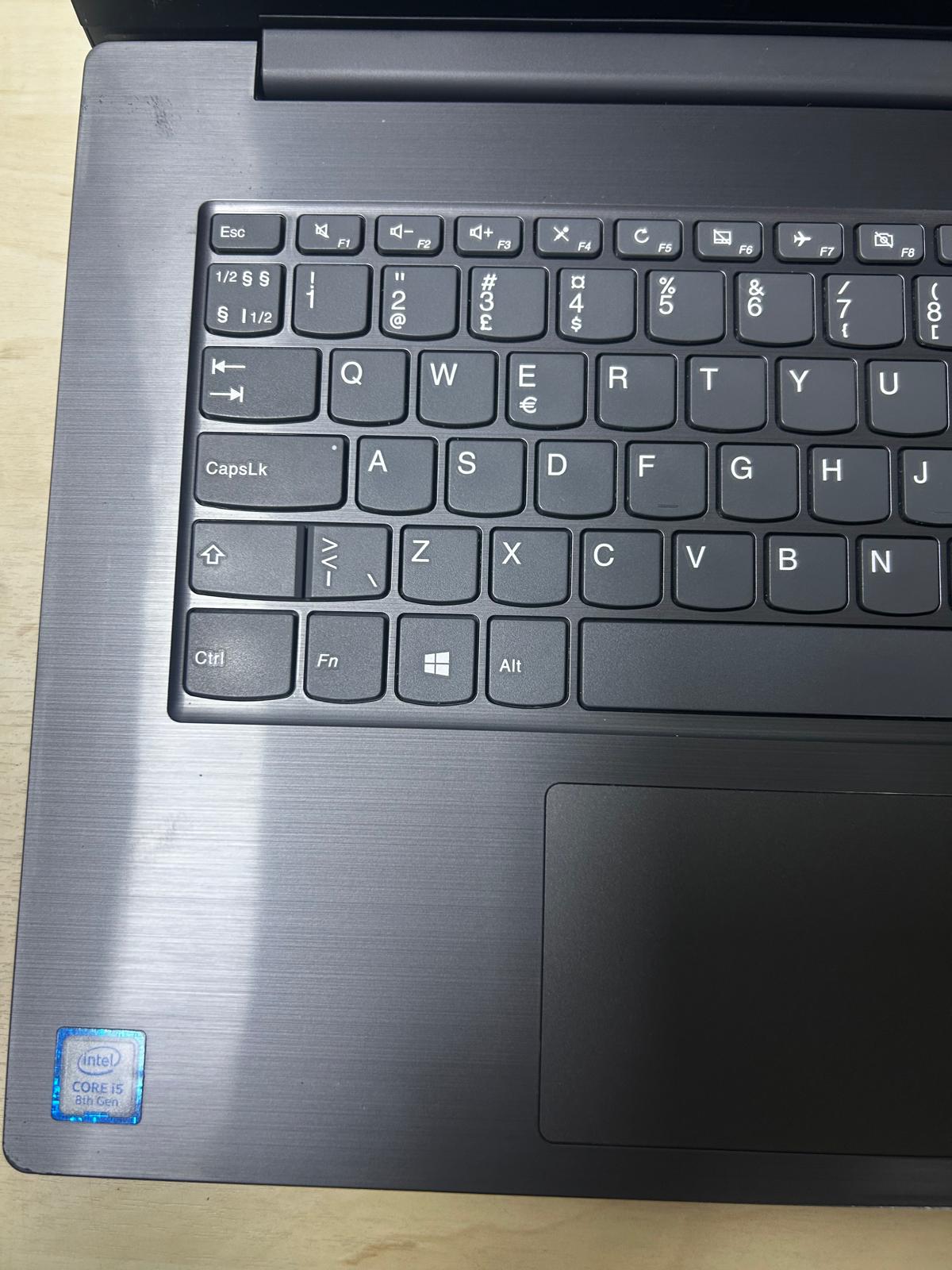 LENOVO V330 81B0 Intel Core i5-8250U CPU 12 GB RAM 256 GB 14'' Notebook