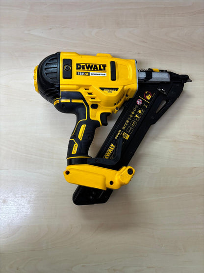 DEWALT Akku-Nagler, 1 Stück, gelb;Schwarz, DCN693 GEBRAUCHT