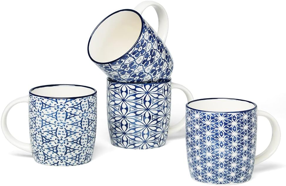 MACHUMA Kaffeetassen mit blauen und weißen geometrischen Mustern, 340 ml