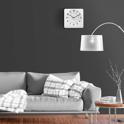 Marathon Klassische, geräuschlose, Nicht tickende Wanduhr, 30,5 cm, quadratische Wanduhr, leicht zu lesen, warmes Bernstein, automatische Hintergrundbeleuchtung, Elegante Kaminuhr