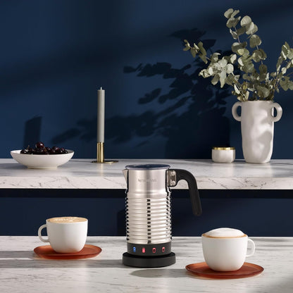 Nespresso Aeroccino4 Milchaufschäumer (Geschirrspüler geeignet, 120 ml Milchschaumkapazität, 240 ml heiße Milchkapazität, Silber)
