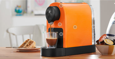 Tchibo Cafissimo Pure plus Kaffeemaschine Kapselmaschine pour Caffè Crema, Espresso et Café 0,8l, 1250 Watt, 11,9 x 33,7 x 24 cm, Gelb